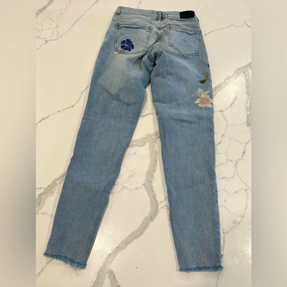 BEAUTIFUL EMBROIDERED ZARA JEANS, Size 2 - Picture 6 of 6